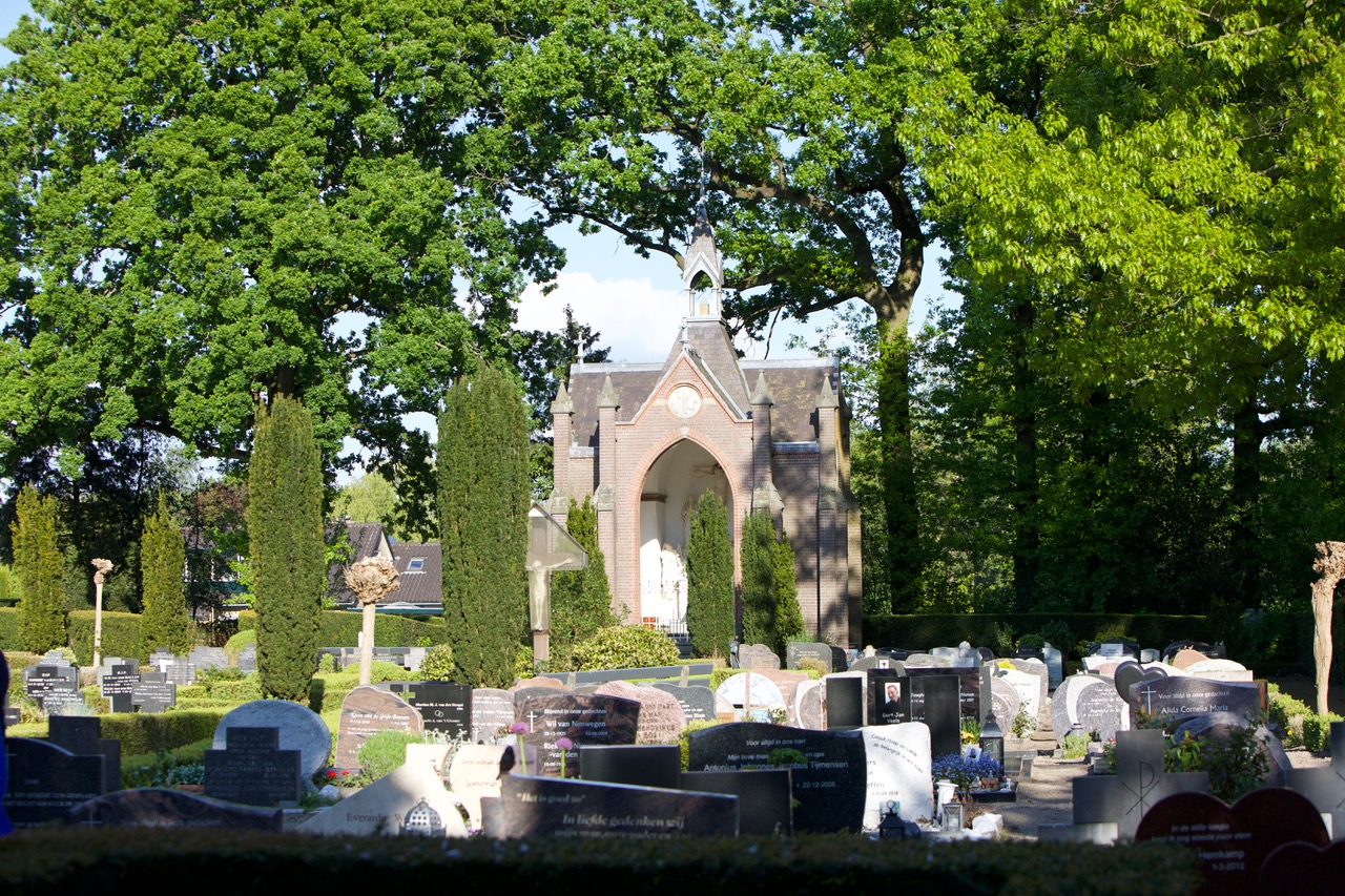 200 Jaar kerkhof bij de Sint Jozefkerk te Leusden